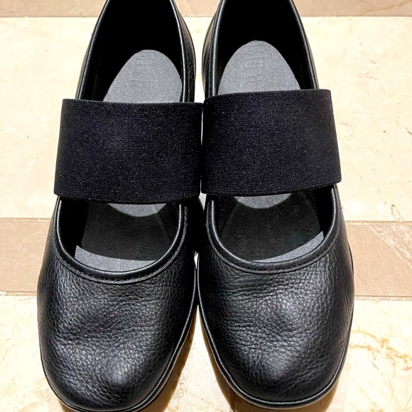 Camper, Black women's full-grain Mary Jane with red rubber outsole,95% new,US 6 - Picture 5 of 7